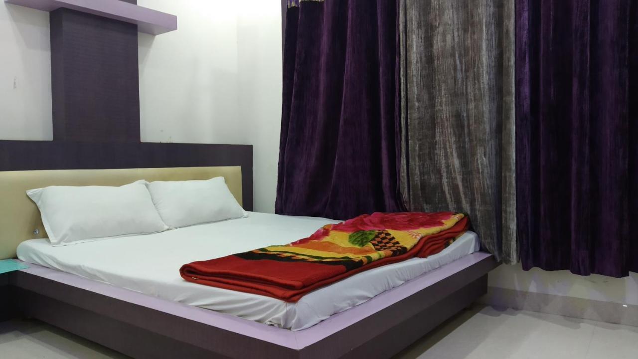 Hotel Nikunj Ashta  Exterior photo